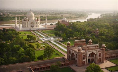 who founded city of agra.